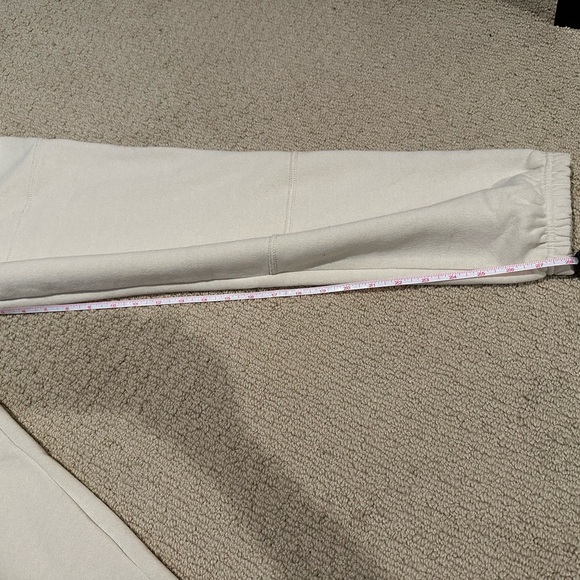 🌷F21 beautiful, NWT, soft fleece, cream-colored joggers. Excellent high-quality! - Picture 8 of 10